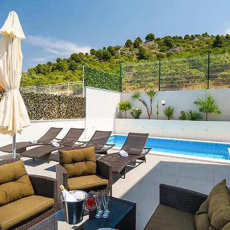Rogoznica Sleeps 10 Pool Air Con Wifi * רוגוזניצה