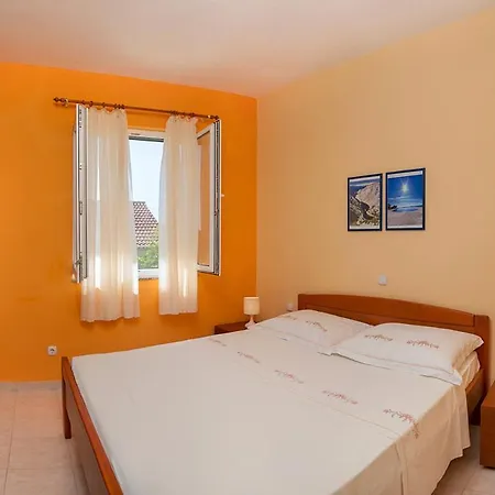 Rogoznica Sleeps 10 Pool Air Con Wifi *