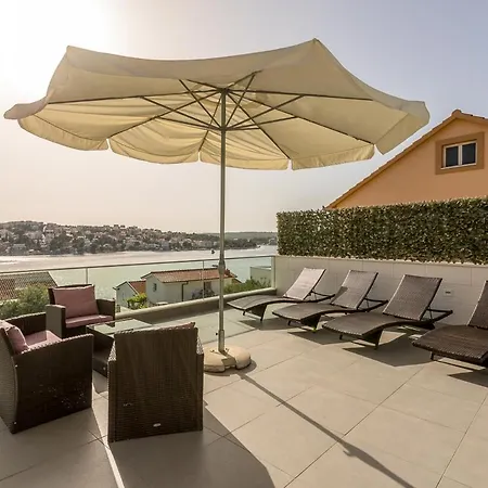 Rogoznica Sleeps 10 Pool Air Con Wifi וילה רוגוזניצה