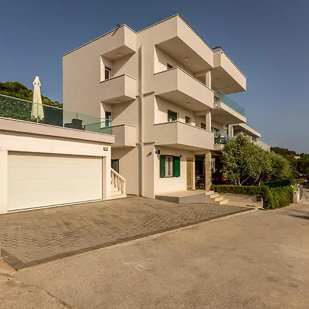 וילה Rogoznica Sleeps 10 Pool Air Con Wifi רוגוזניצה