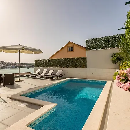 וילה Rogoznica Sleeps 10 Pool Air Con Wifi רוגוזניצה